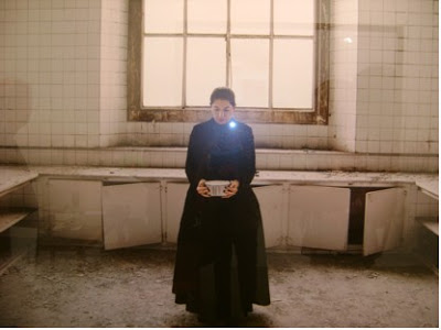 f024f-7marinaabramovictransitoryobjectforhumanuse