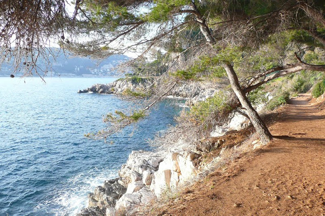 d1879-foto7-sentierjeancocteau0128129