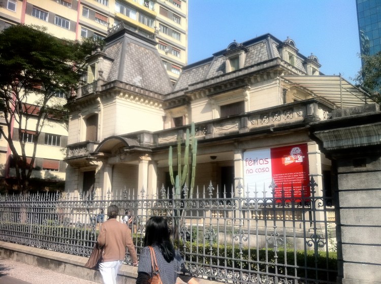 9d691-foto12-casadasrosasvistadarua