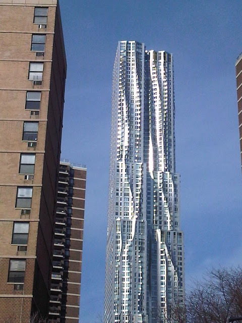 Foto 5 - Vista de Edifício fachada enrugada de Frank Gerry