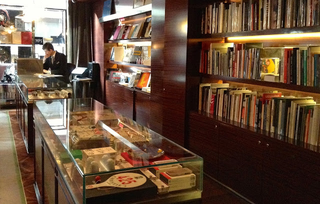 ec872-hotelroyalmonceau