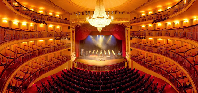 01273-teatroarthurazevedofotounivfm