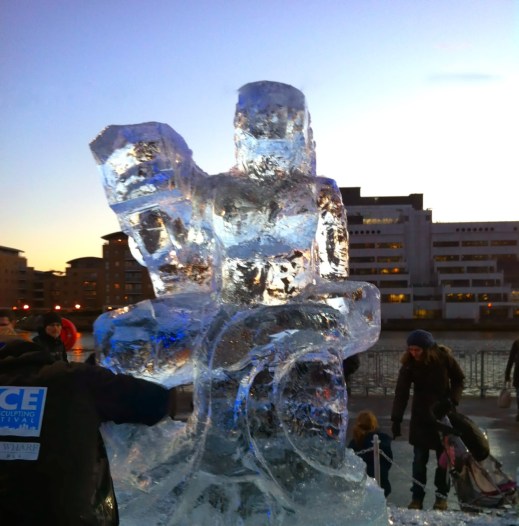 Foto 22 - Escultura de Gelo