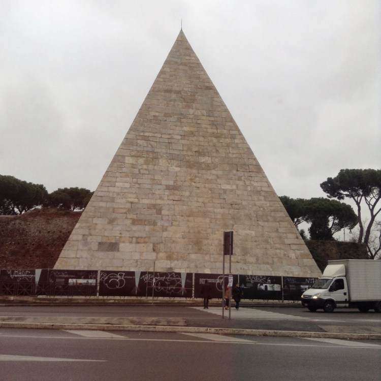 5b67c-062b-2bpiramide2bcestia