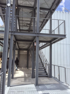 Foto 2 - Detalhe Escada Museu Whitney