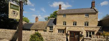 5564e-foto2b142b-2bthe2bfeathered2bnest2bcountry2binn