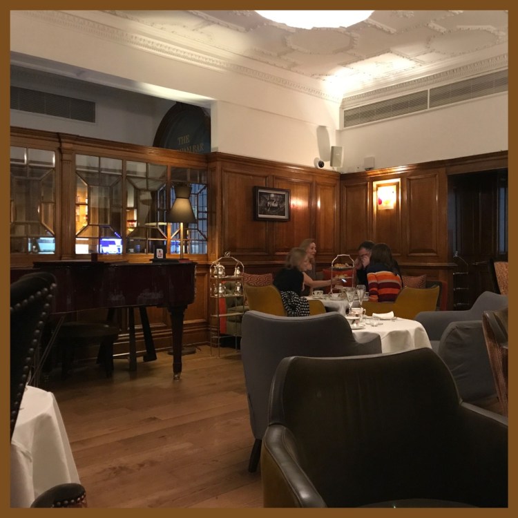 Foto 11 - Browns Hotel