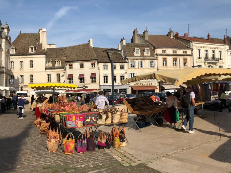 Foto 11 - Praça Principal de Mersault